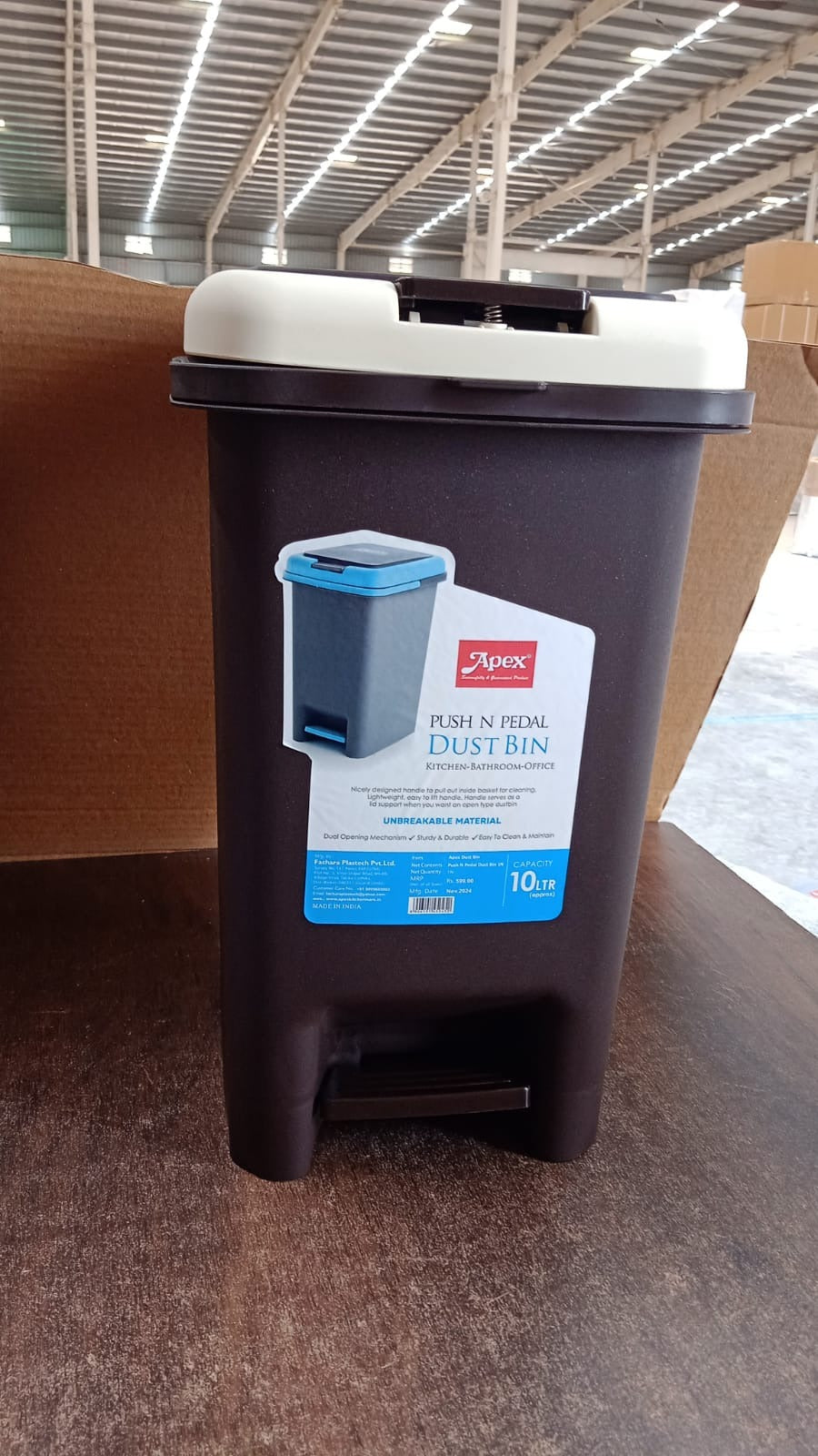 Apex Push N Pedal Plastic Dustbin 10L Capacity - comparison shot